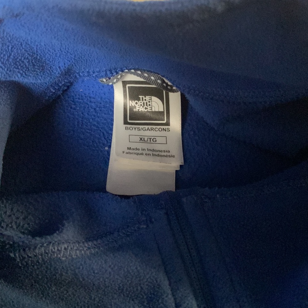 Pullover - Picture 2 of 2